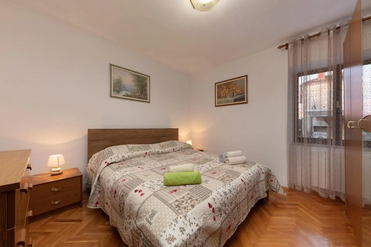 Apartments Fabich Veleniki