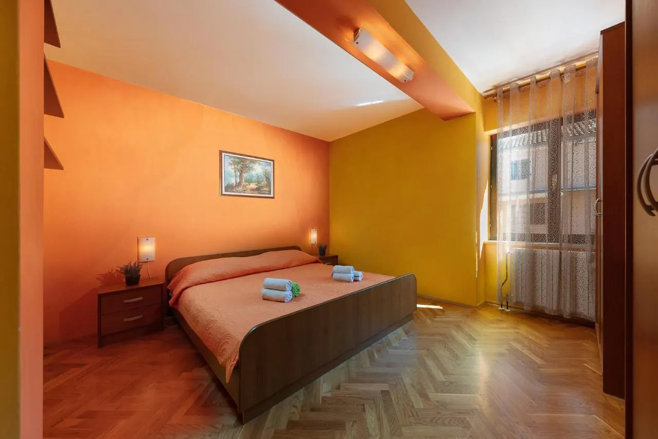 Apartments Fabich Veleniki 0*,