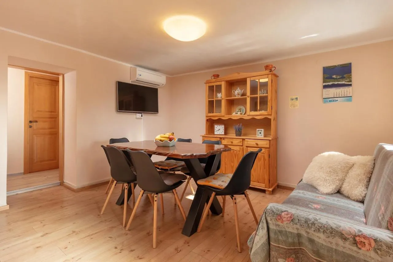 Apartments Fabich Veleniki 0*,